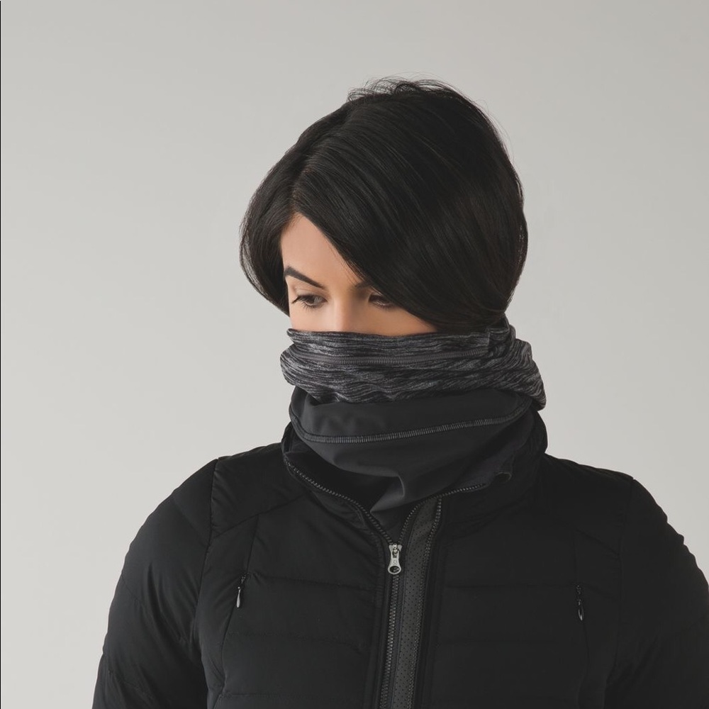 NWOT Lululemon Run Fast Neck Warmer (Black)